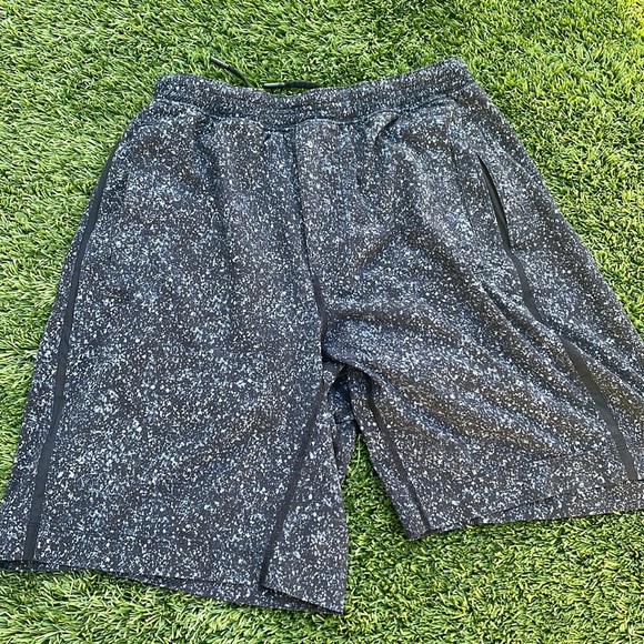 lululemon athletica Other - Lululemon Pace Breaker 9” Shorts With Liner